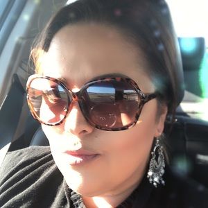 Meet your Posher, Dolores